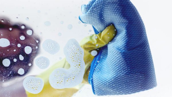 cropped-cleaning-services-09